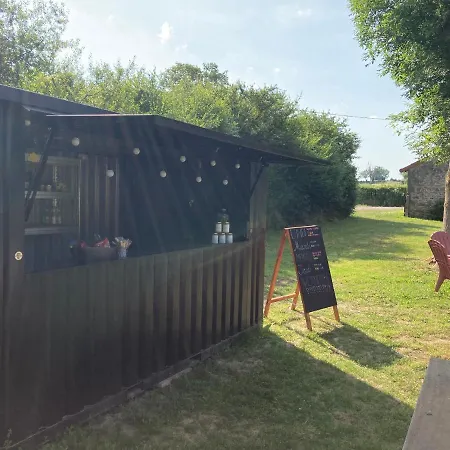 Campsite Safarilodge 6 Persoons Chaumont (Allier)